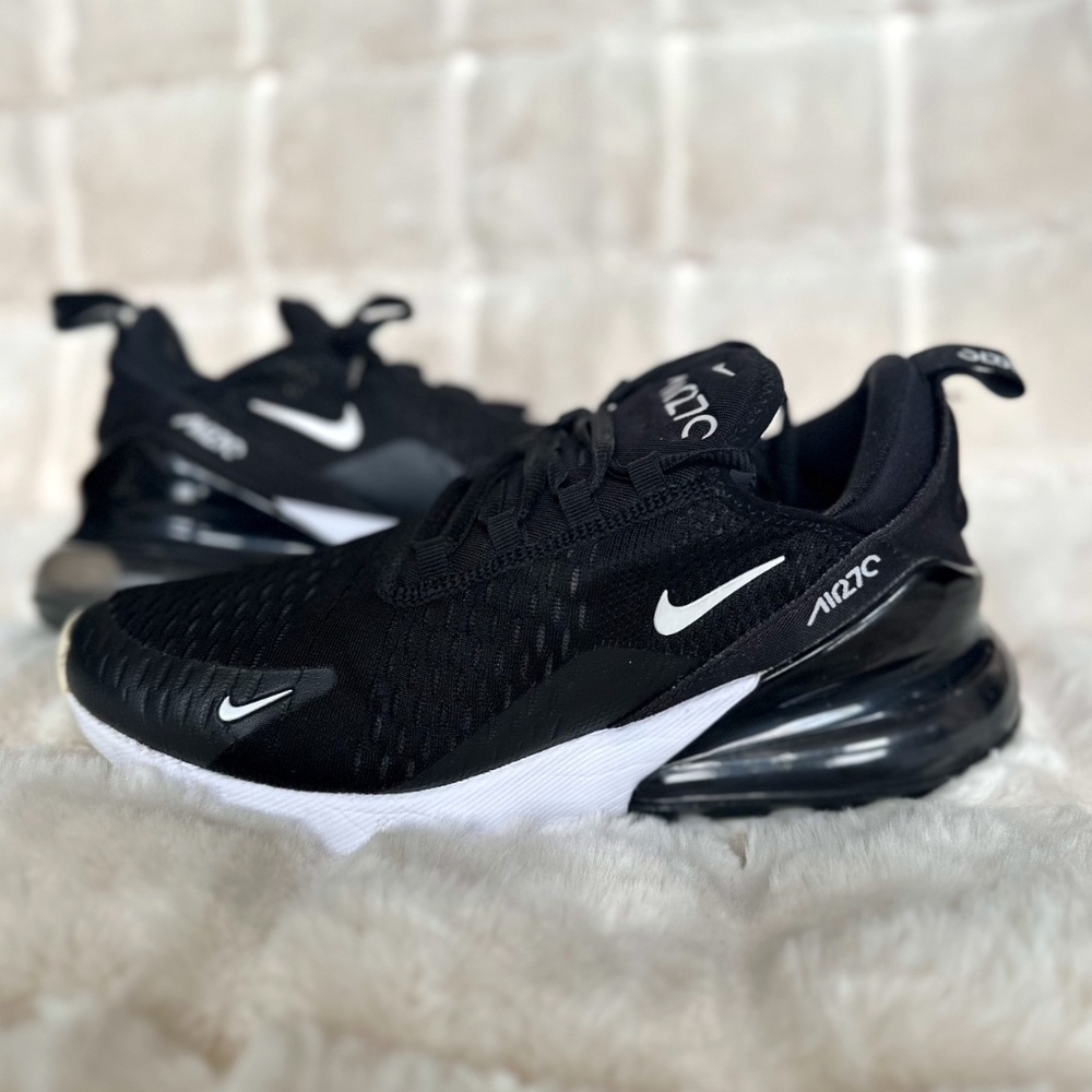 Nike Air Max 270 Women's Size 9